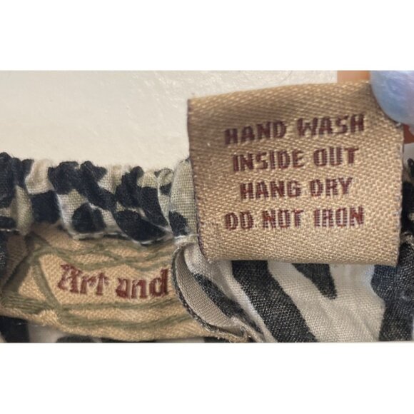 Womens Animal Print Beaded Smocked Cap Sleeve Top Sz M Lightweight Casual - Picture 5 of 6